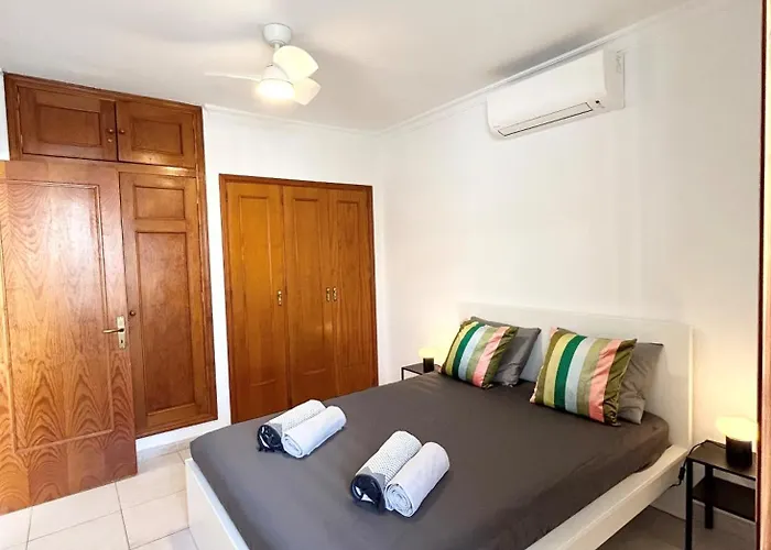 Apartment Beautiful Poolside In Diamantes Los Cristianos (Tenerife)