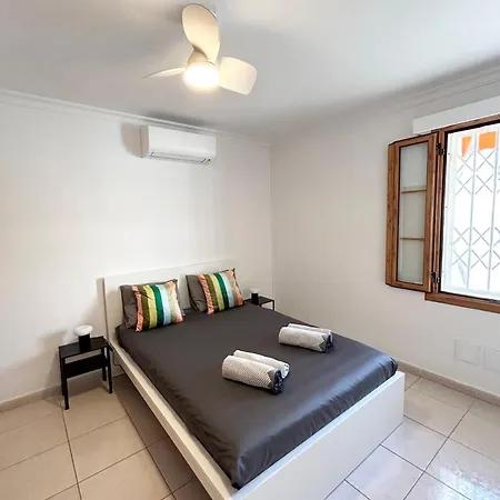 Beautiful Poolside In Diamantes Apartment Los Cristianos (Tenerife)